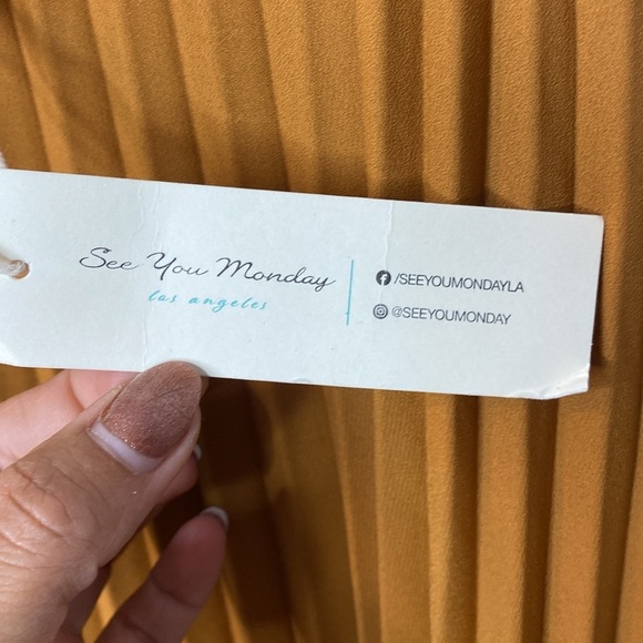 See You Monday LA Mustard Pleated Midi/Mini Dress - NWTs - Picture 4 of 4